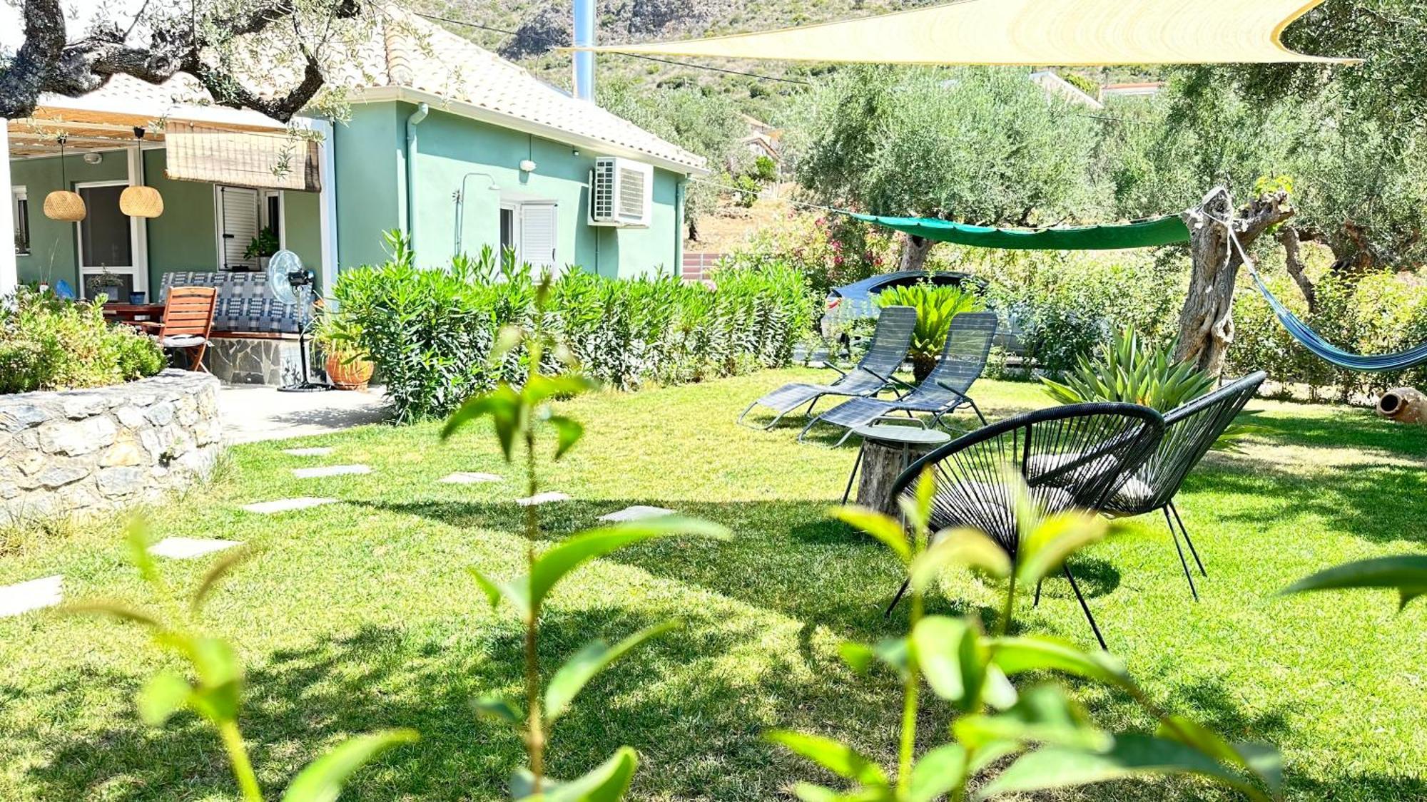 The Secret Garden At Villa Georgia كالاماتا المظهر الخارجي الصورة