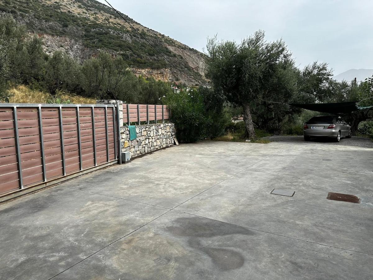 The Secret Garden At Villa Georgia كالاماتا المظهر الخارجي الصورة