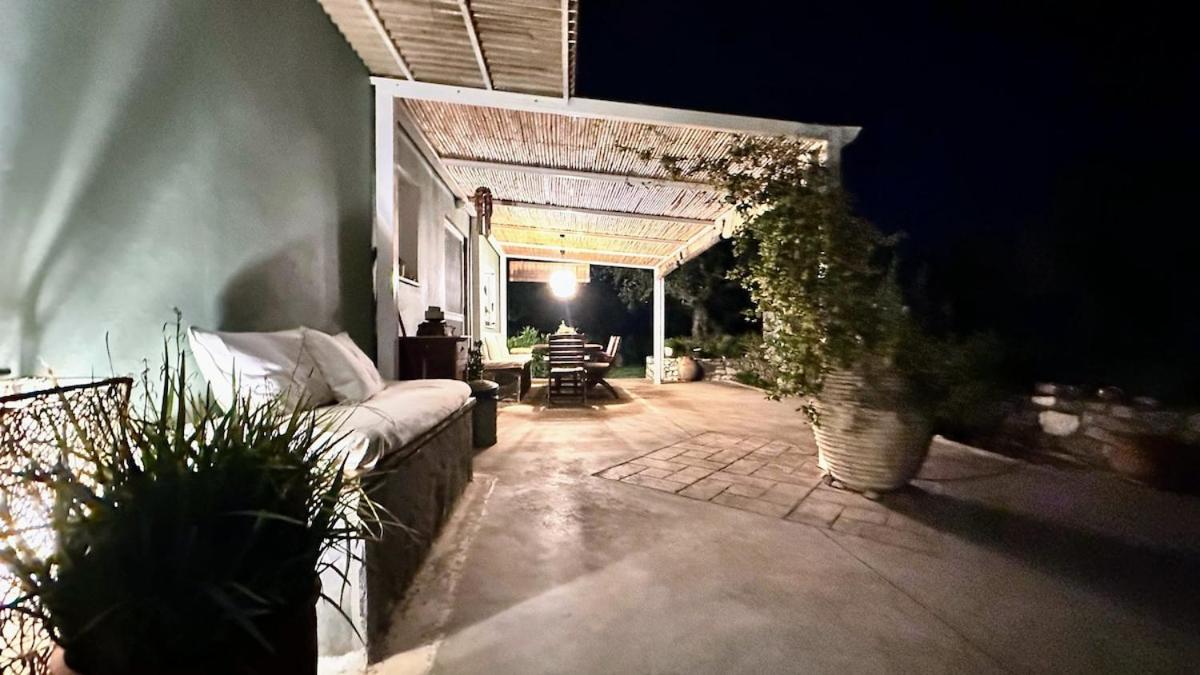 The Secret Garden At Villa Georgia كالاماتا المظهر الخارجي الصورة