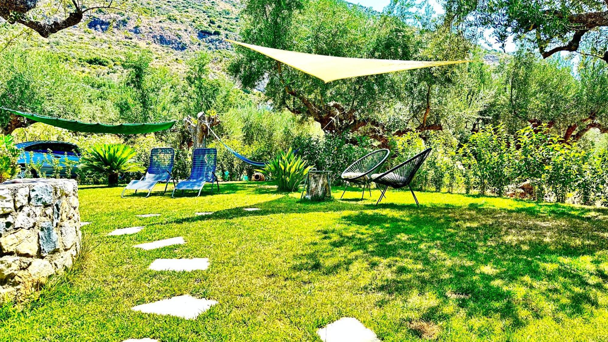 The Secret Garden At Villa Georgia كالاماتا المظهر الخارجي الصورة